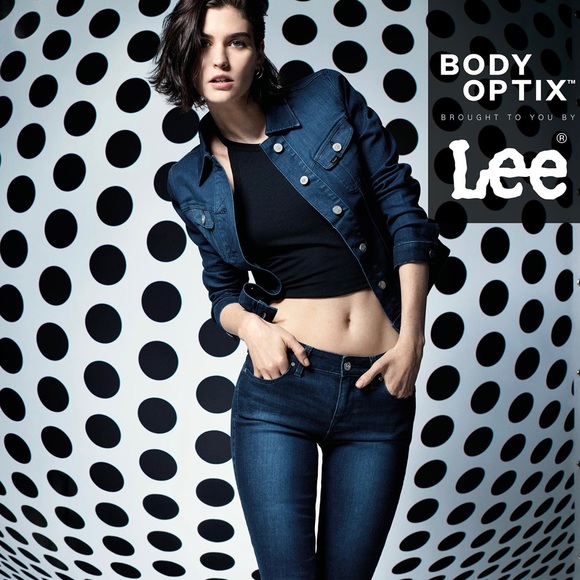 NWT Women’s Size 29 Lee Body Optix Stretchable Jeans With Ripped Leg Opening - Picture 1 of 11